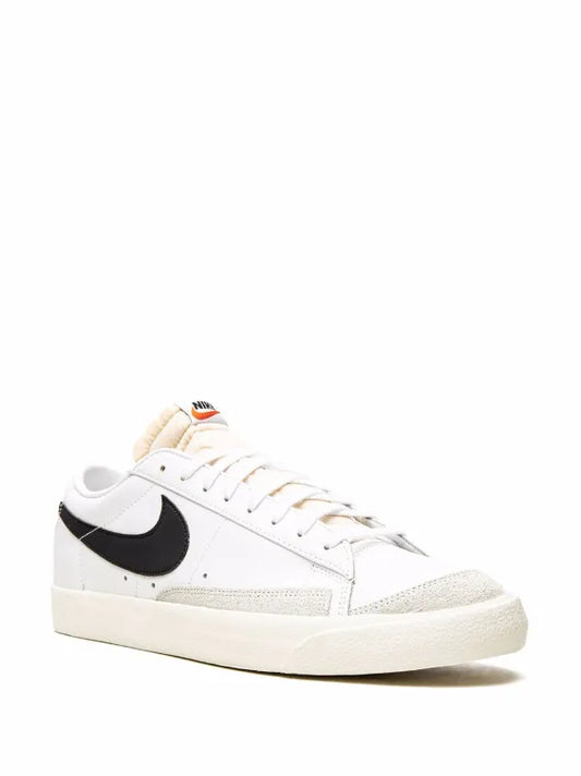 Nike
Blazer Low '77 Vintage "White/Black" sneakers