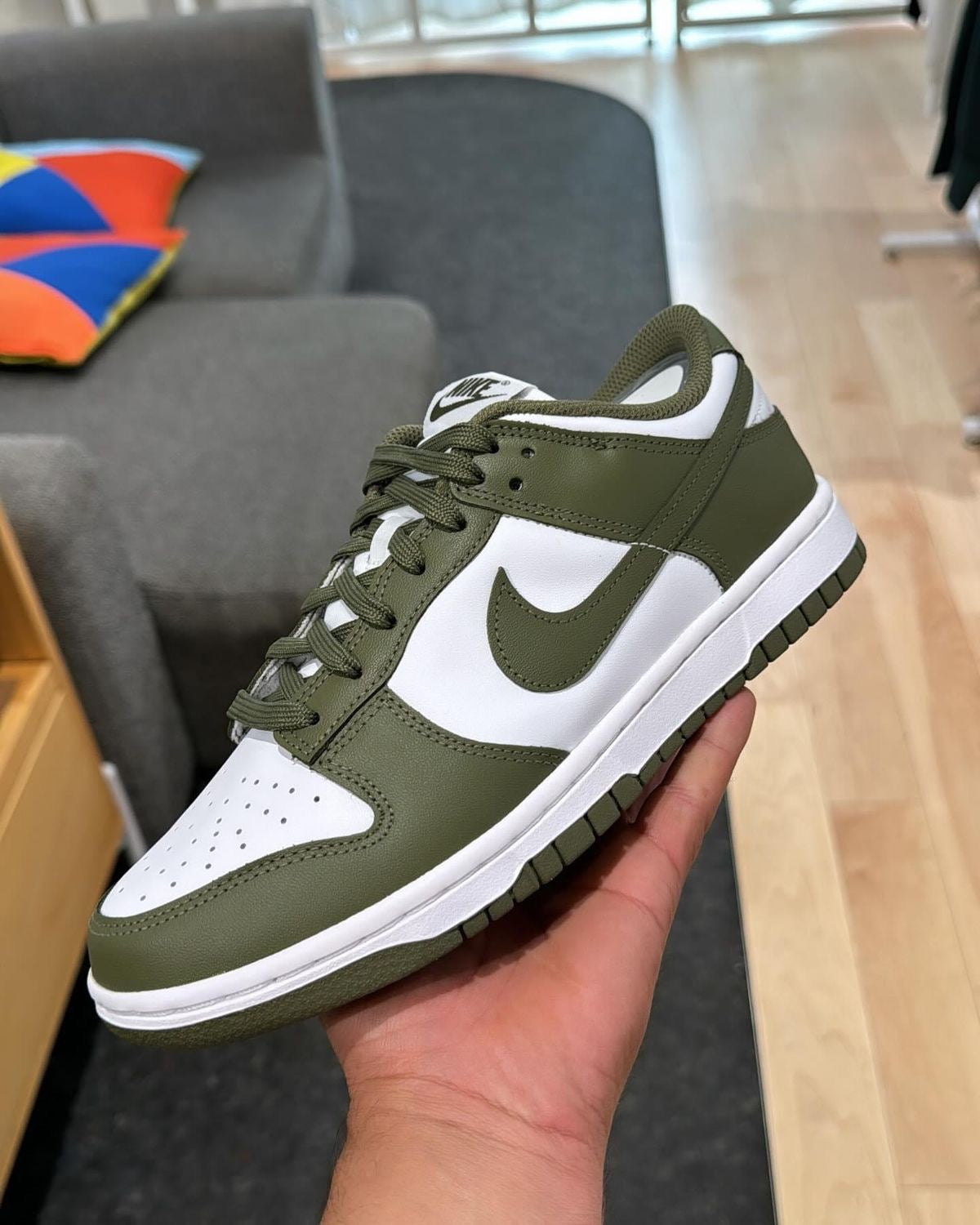 NIKE
Snickers 'Dunk Low Medium Olive