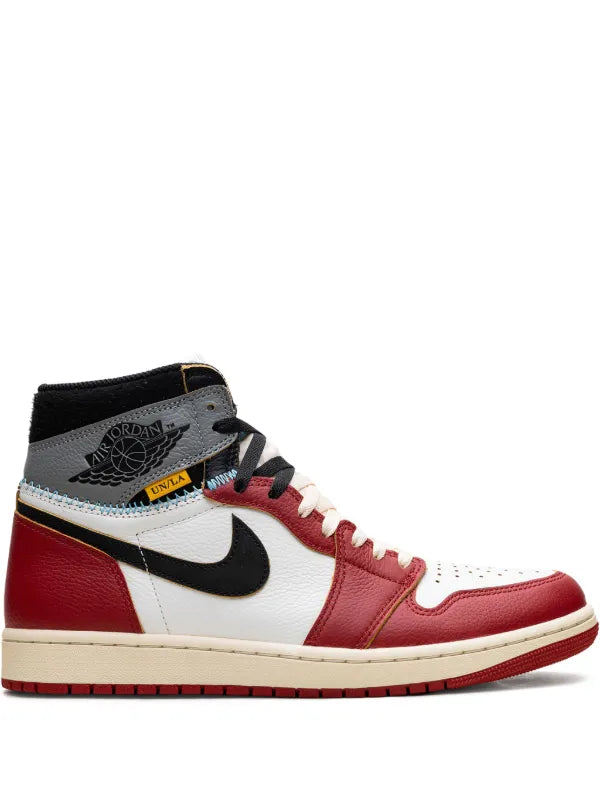 JORDAN
'Air Jordan 1 Retro High OG Chicago - Varsity Red/Black/Sail/Shadow