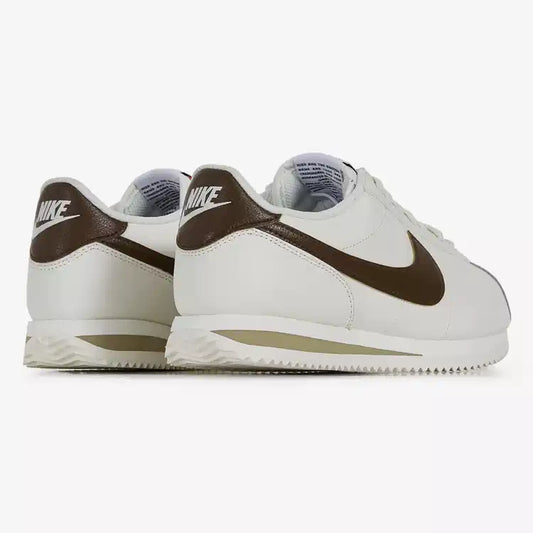 Nike
Cortez "Sail-Khaki"