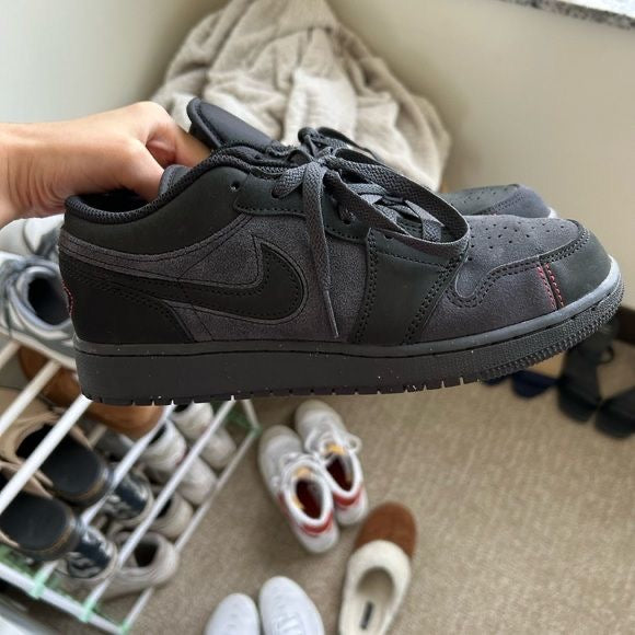 Jordan
'Air Jordan 1 SE Craft' collarless