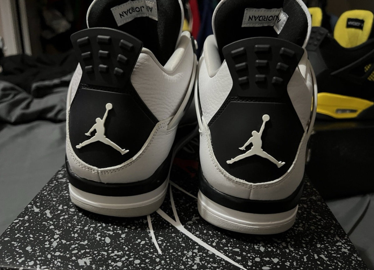 Air Jordan 4 Retro ‘Military Black’ (Premium)