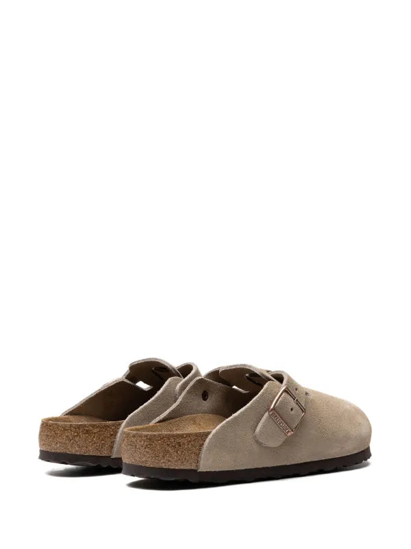 Birkenstock
Boston suede clogs
