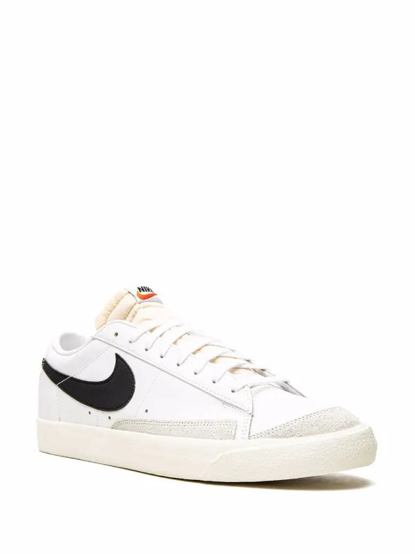 Nike
Blazer Low '77 Vintage "White/Black" sneakers