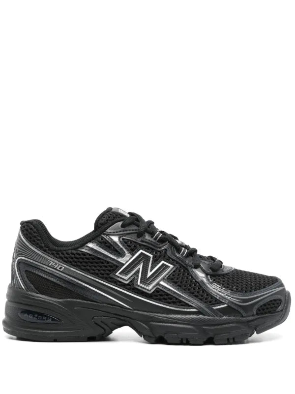 New Balance
740 sneakers