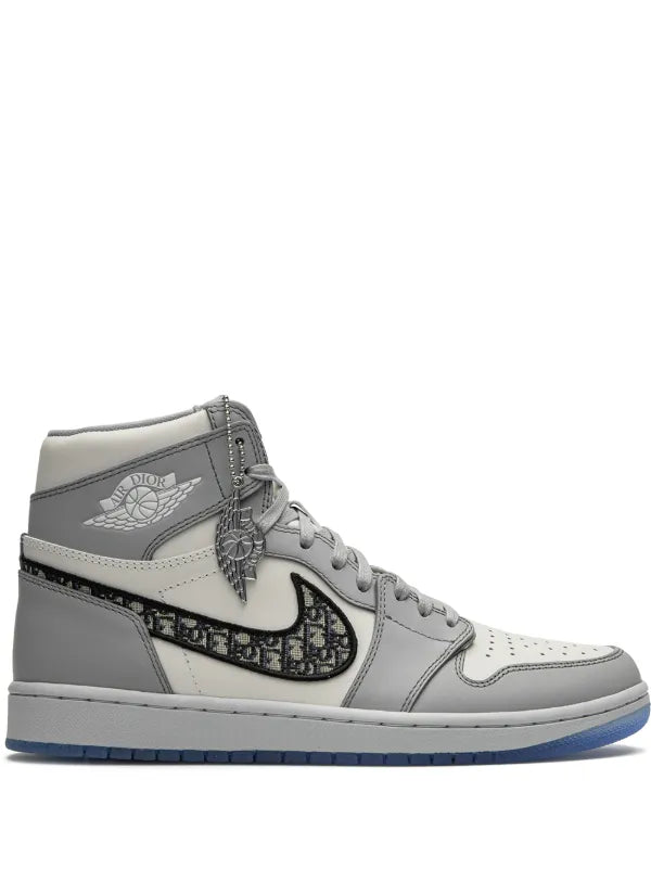 Jordan
x Dior Air Jordan 1 Retro High Premium