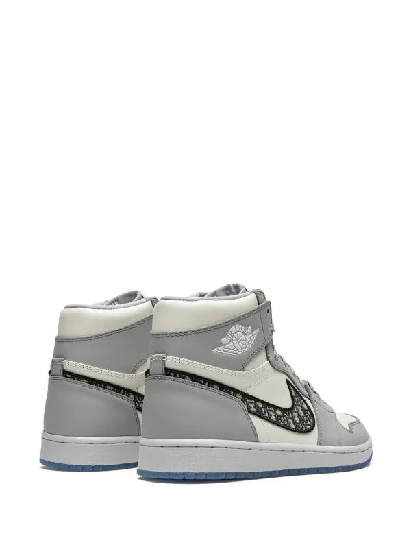 Jordan
x Dior Air Jordan 1 Retro High Premium