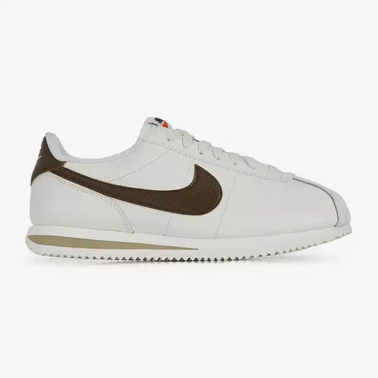 Nike
Cortez "Sail-Khaki"