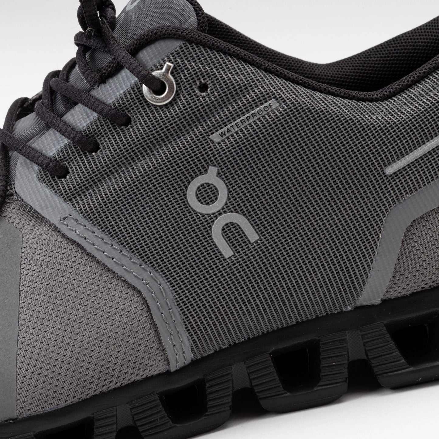 rs On Running Men Cloud 5 Waterproof Asphalt Magnet