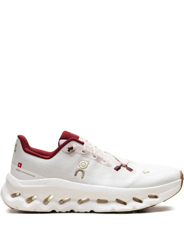On
Sneaker 'Cloudtilt' "Perl/Ivor