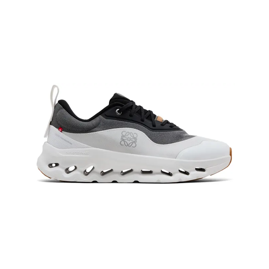 QC on cloud white black