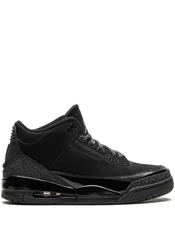 Jordan
Air Jordan 3 "Black Cat 2025" sneakers
