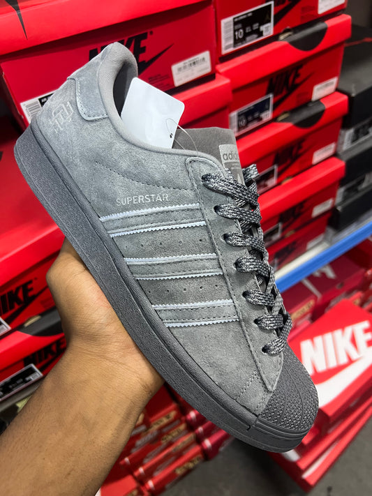 Adidas superstar x reigning champ