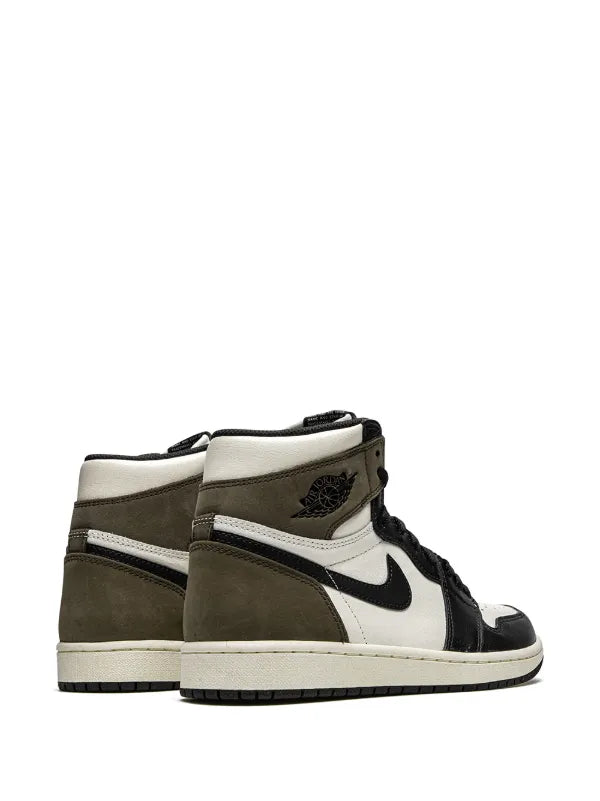 Jordan
Air Jordan 1 Retro High OG "Dark Mocha"