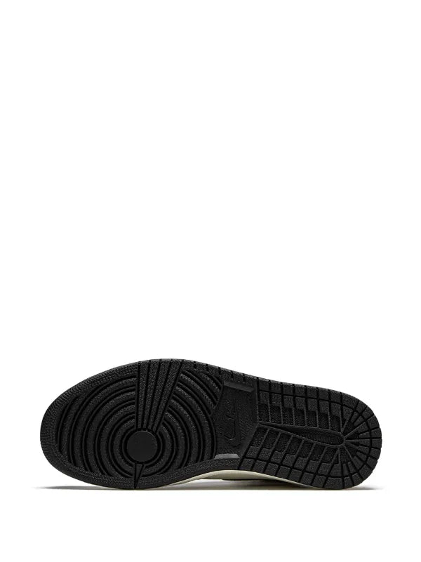 Jordan
Air Jordan 1 Retro High OG "Dark Mocha"